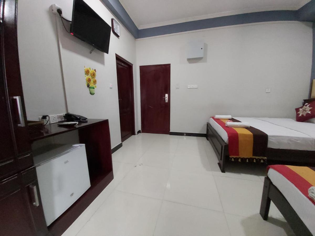 Global City Hotel Maligawatta Exterior foto